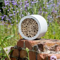 Holzbeton-Insektenhotel ‚‚Isabela‘‘, hellgrau